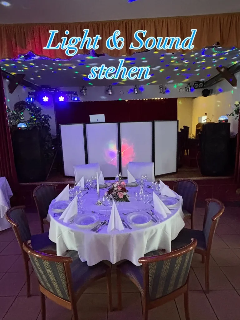 Frauen in Abendkleidern und Brautkleid tanzen auf einer Party